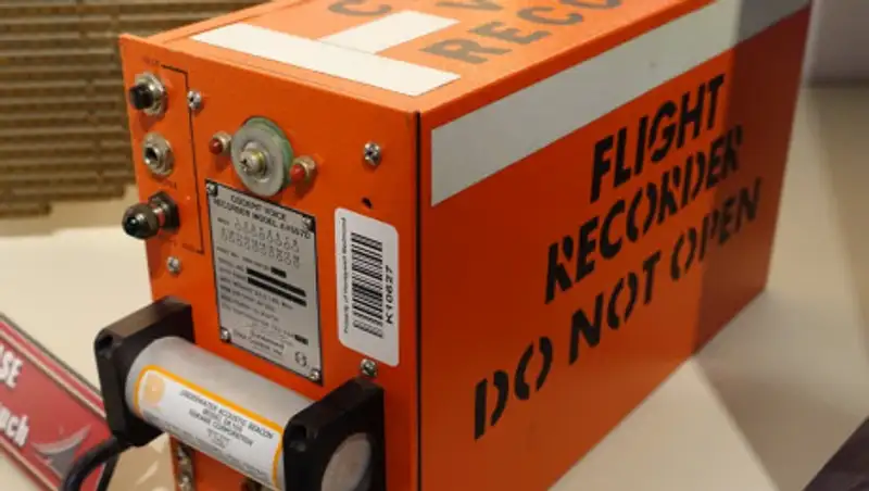 Черный ящик самолета Bek Air отправят в Москву
