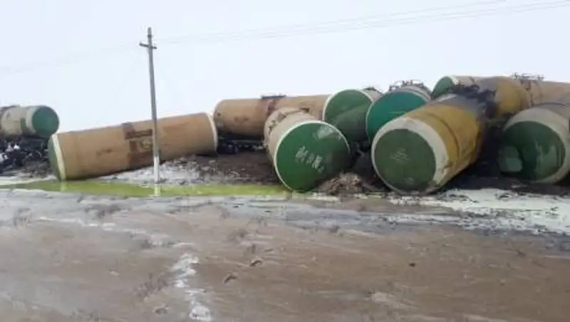 22 цистерны сошли с рельсов в Актюбинской области