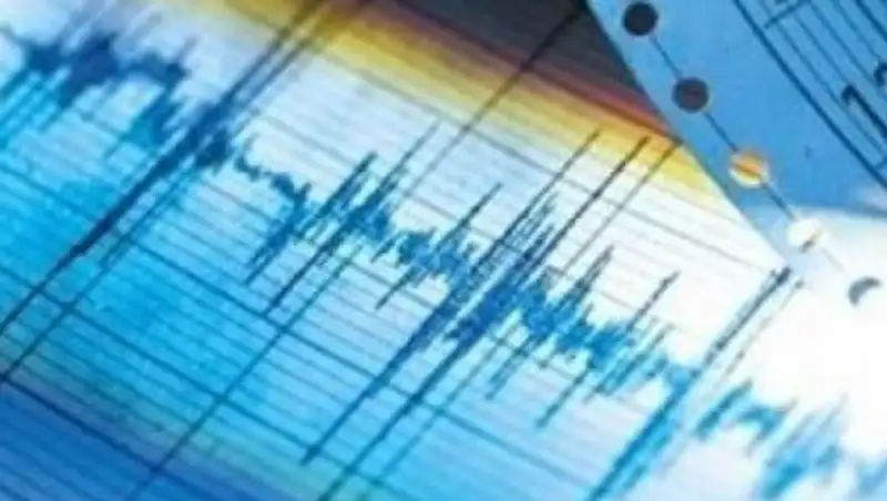 В китайском Синьцзяне во время землетрясения разрушились почти 200 зданий