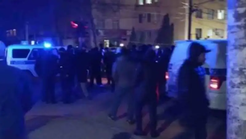 Было выпущено 38 пуль: Экс-главу села застрелили в отделе полиции в Дагестане