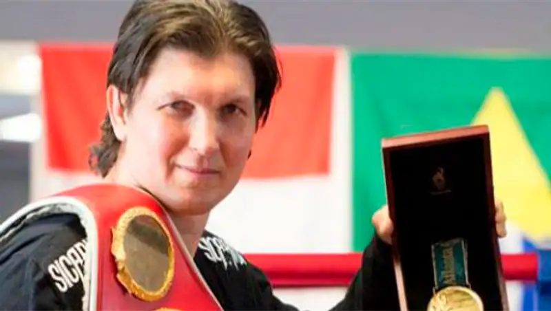 Легенда отечественного бокса Василий Жиров принял ислам в мечети "Нур-Астана"