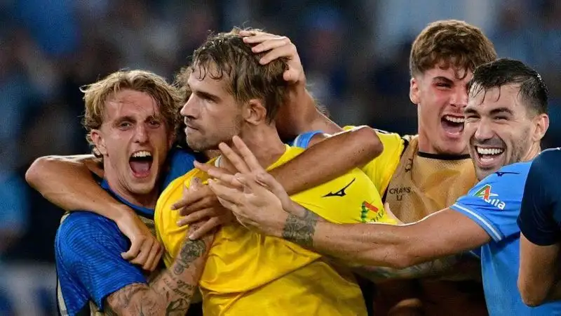 Забившего на 95-й минуте гол в Лиге чемпионов вратаря назвали "святым"