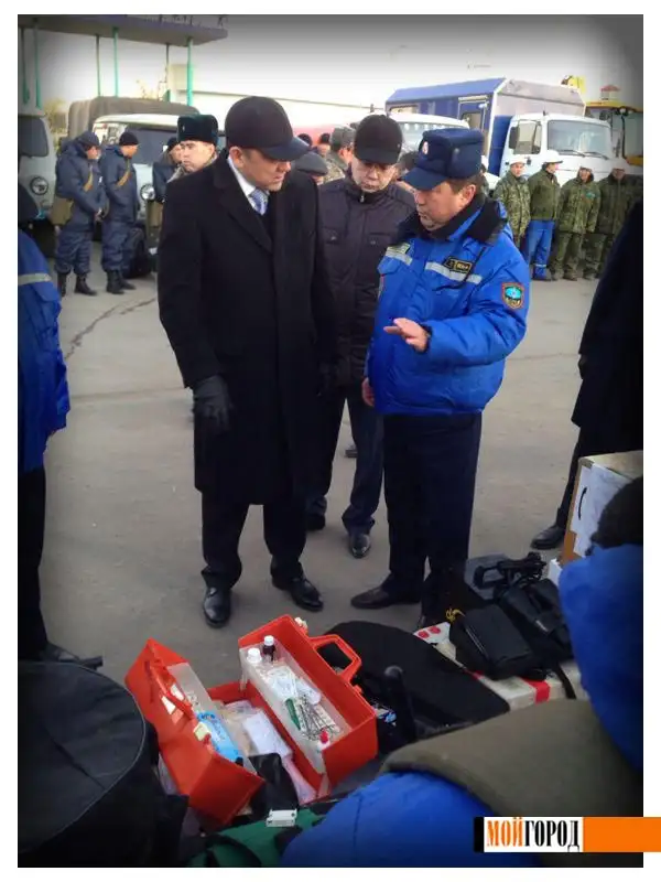 Аким ЗКО поругал чсников за экипировку и тушенку, фото - Новости Zakon.kz от 22.11.2013 21:07