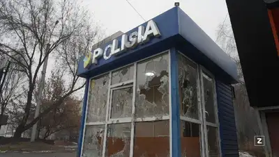 пост полиции, разбитые стекла , фото - Новости Zakon.kz от 05.01.2022 14:32