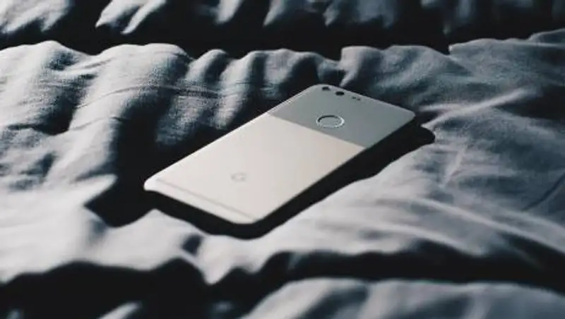 Охранника подозревают в краже телефона у погибшей от COVID-19