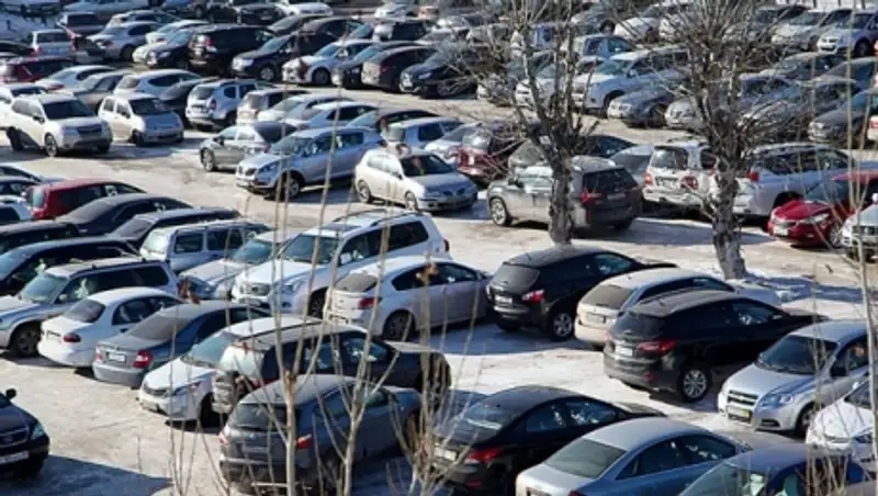 В Астане проверят парковки крупных торговых центров