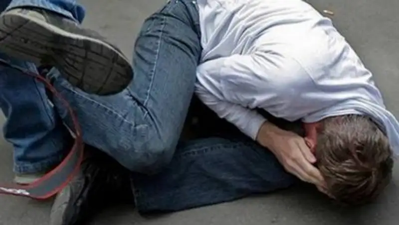 Павлодарда бір топ жігіт төбелесіп, 43 жастағы ер азамат пышақ жарақатынан көз жұмды