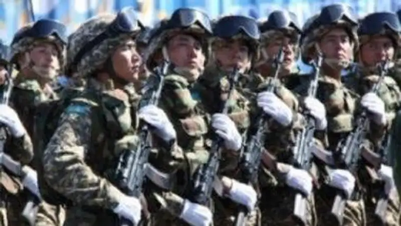 Особенностью парада станет военная техника отечественной сборки - Майкеев