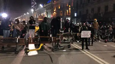 Протесты в Грузии: спецназ разогнал митингующих с площади перед парламентом в Тбилиси, фото - Новости Zakon.kz от 09.03.2023 02:50