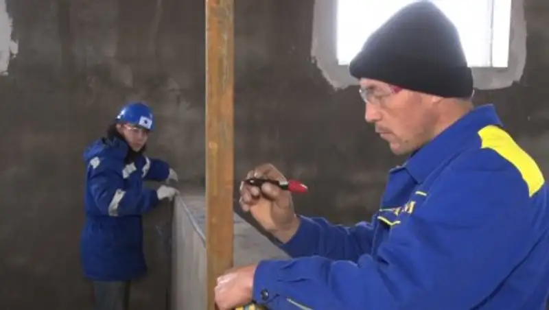 В Атырау благодаря усилиям волонтеров строится центр иппотерапии для особенных детей