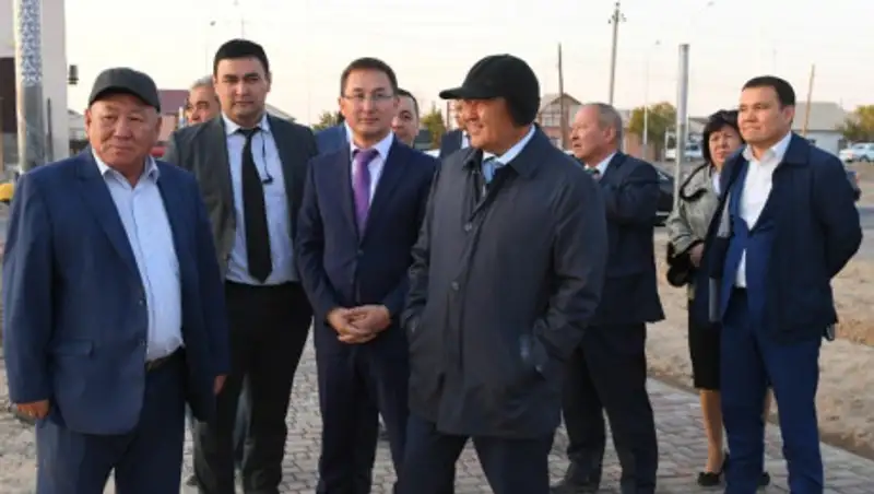 Шукеев совершил объезд Туркестана и встретился с жителями