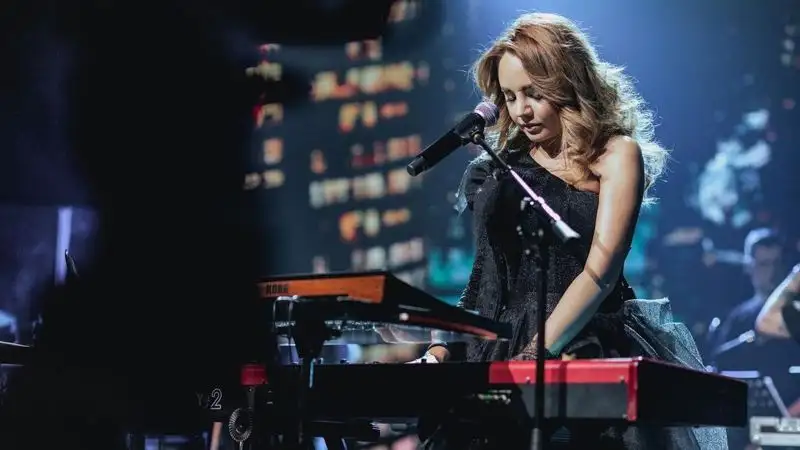 Певица МакSим извинилась перед зрителями