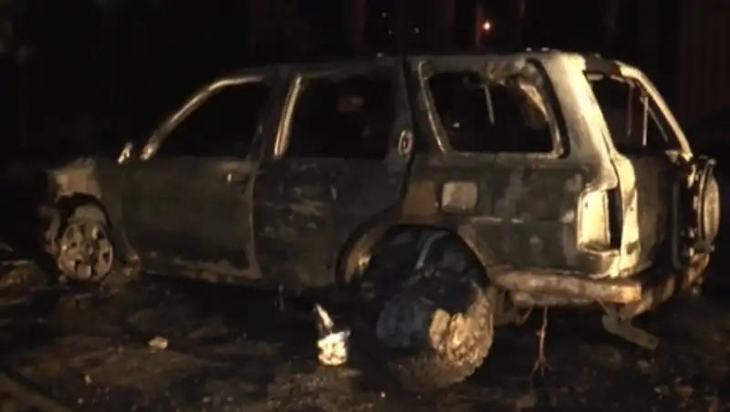 На СТО в Алматы сгорели две иномарки