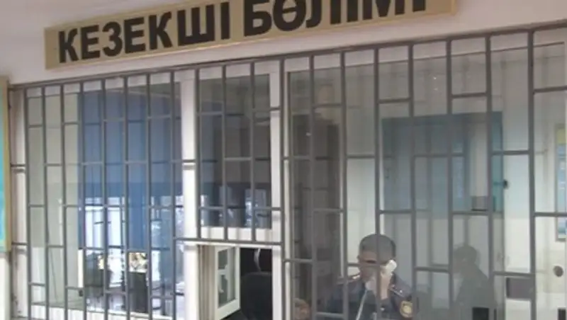 В Туркестанской области задержали водителя за попытку дать взятку полицейским