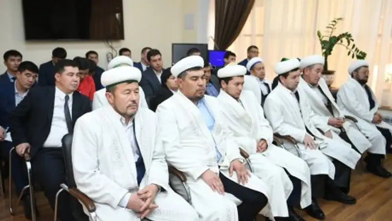 Аким Туркестанской области встретился с имамами региона