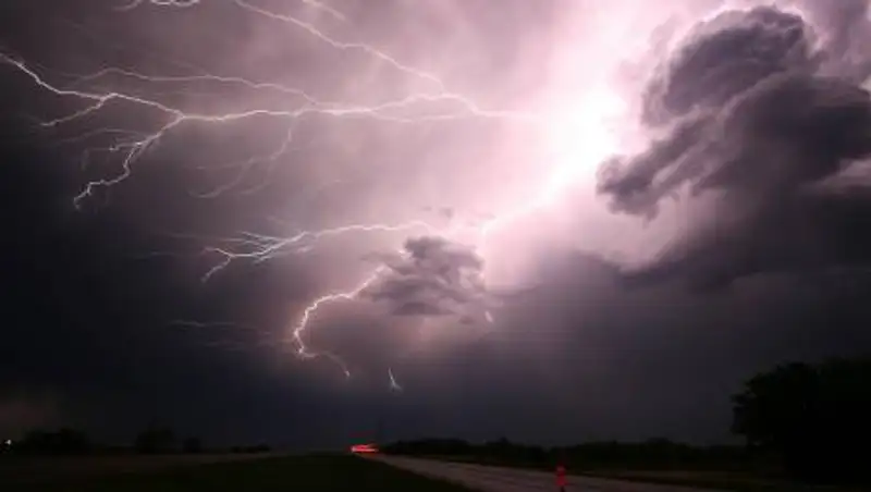 Сильная жара, дожди и град ожидаются в Казахстане