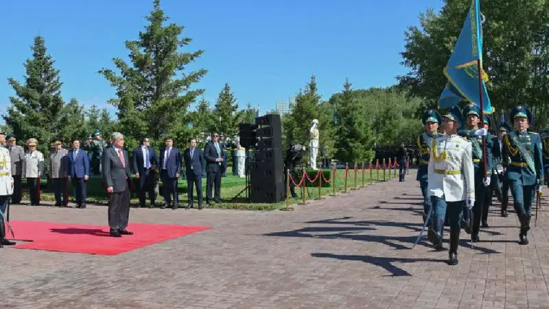 Церемония поднятия Государственного флага, фото - Новости Zakon.kz от 04.06.2022 11:30