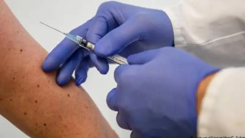 Российскую вакцину от КВИ проверят на онкопациентах