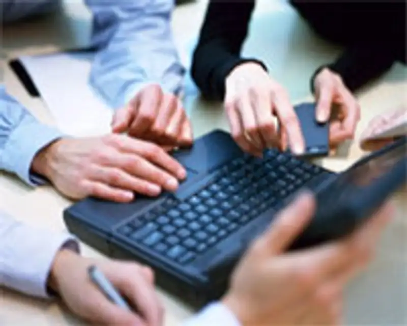 С этого лета госслужащие не смогут посещать «левые» сайты