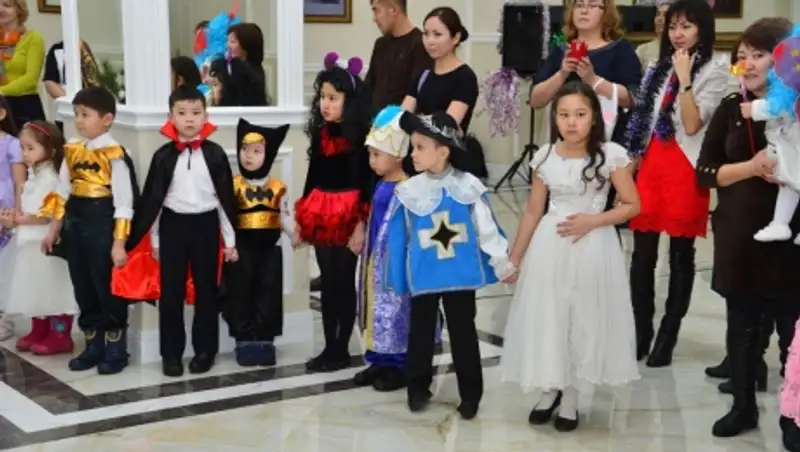 Воспитанники военных школ получили необычные новогодние подарки