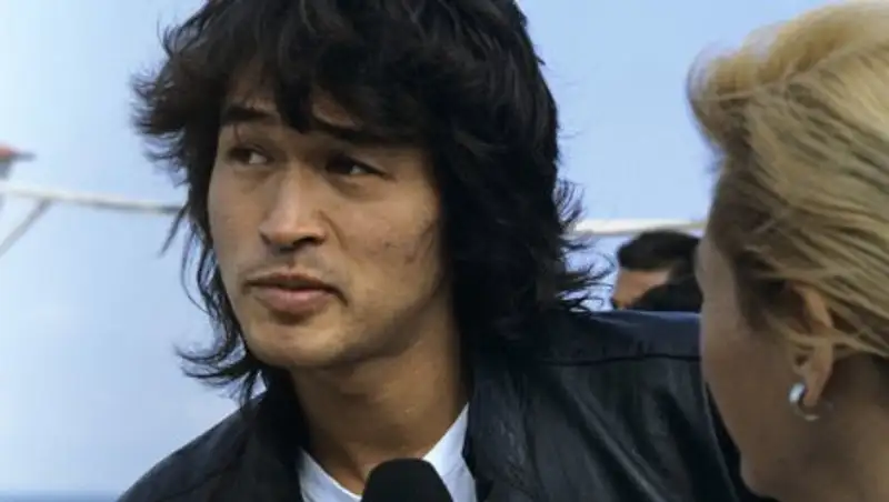 Паспорт и рукописи Виктора Цоя выставили на продажу