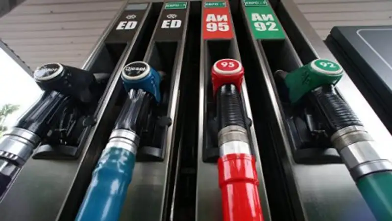 Россия обеспечит беспошлинные поставки бензина в Казахстан