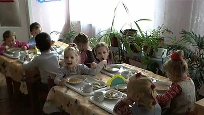 Почему дети приходят из детсадов голодными? , фото - Новости Zakon.kz от 18.10.2013 21:19