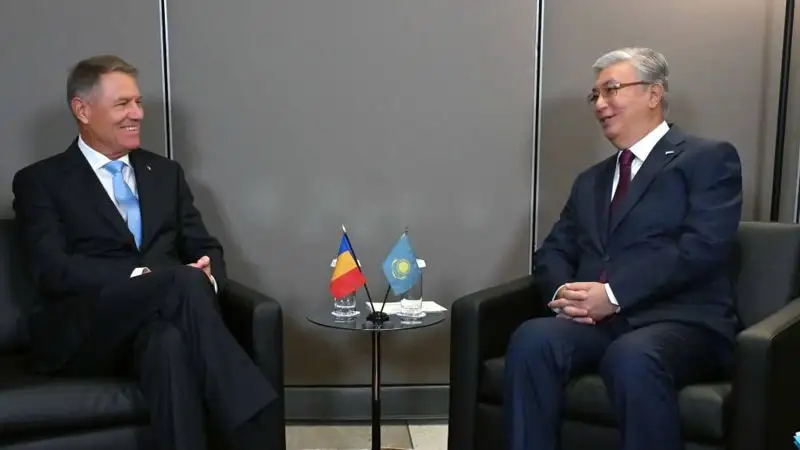 Токаев провел переговоры с Президентом Румынии