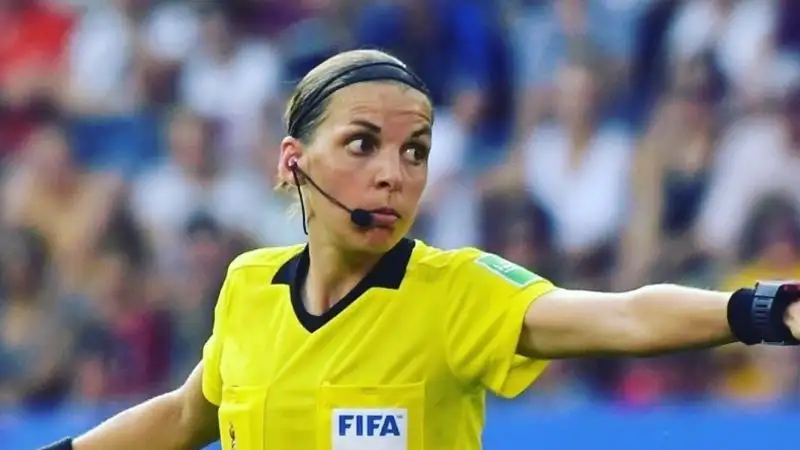 Впервые матч мирового первенства по футболу будет судить женщина-рефери