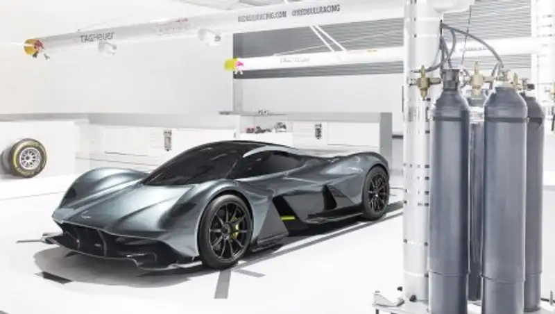 Среднемоторный Aston Martin выйдет в 2022 году