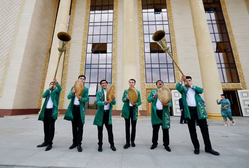 В Шымкенте прошел концерт звезд культуры и искусства из Таджикистана, фото - Новости Zakon.kz от 28.08.2023 11:02