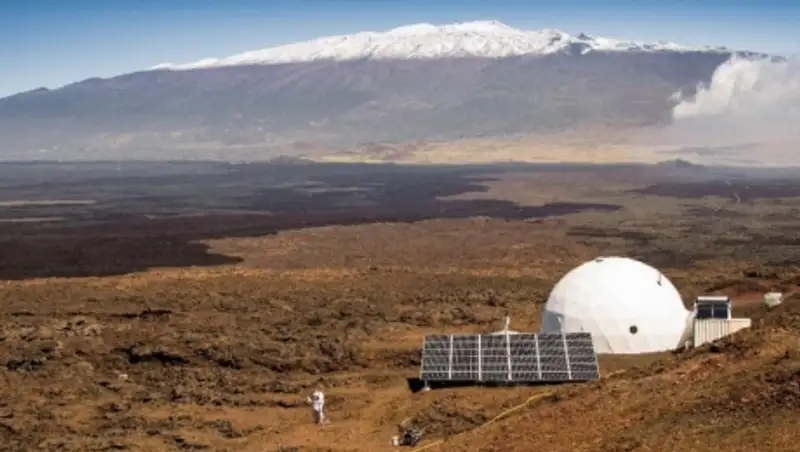 Участники эксперимента по выживанию на Марсе поселились на вулкане