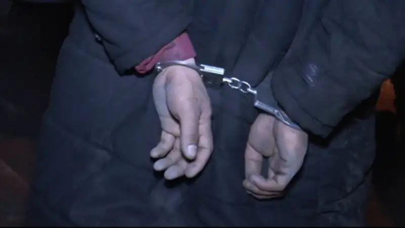 За сутки полицейские Алматы задержали трех уголовных преступников, находившихся в розыске