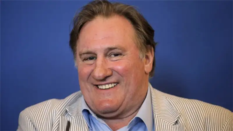 Французский журнал оштрафован за публикацию фотографий Депардье