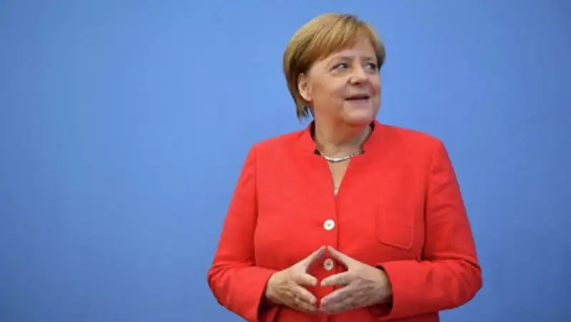 Меркель рассказала о своем самочувствии