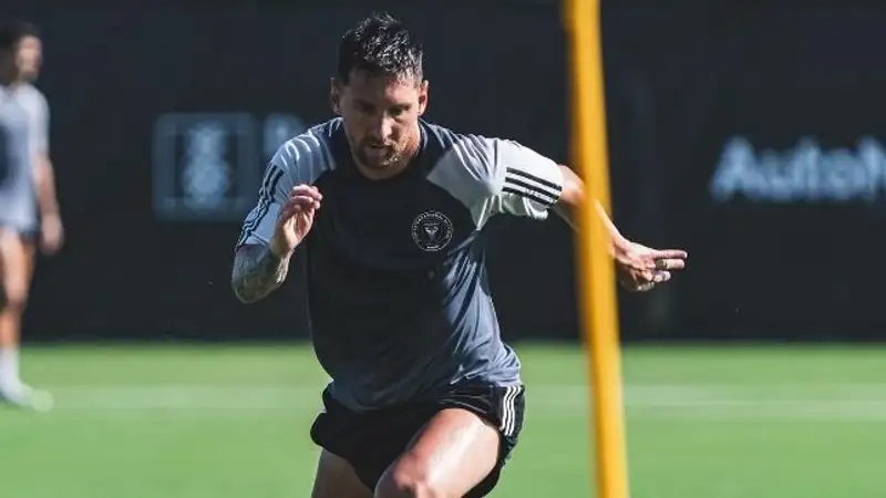 Месси опубликовал фото со своей первой тренировки в "Интер Майами"