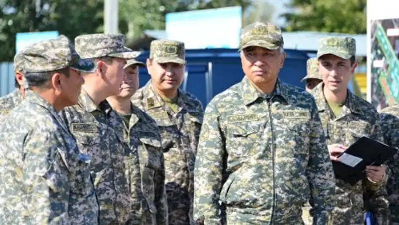 Министр обороны РК проинспектировал реконструкцию военных объектов