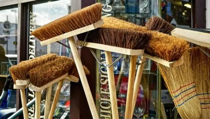 Оскорбившая полицейского женщина несколько дней чистила улицы Талдыкоргана