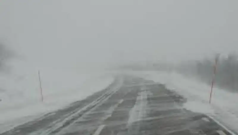 В четырех областях Казахстана ограничено движение на автотрассах