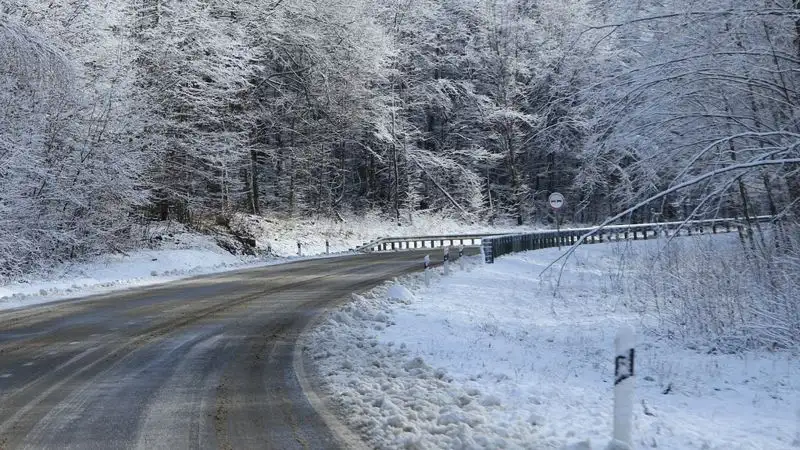 В Актюбинской и Карагандинской областях ограничили движение автотранспорта
