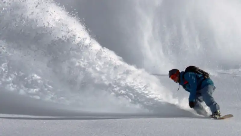 Два сноубордиста-россиянина потерялись в горах Алматы