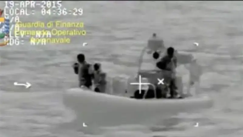 Премьер Италии назвал крушение судна с мигрантами величайшей трагедией