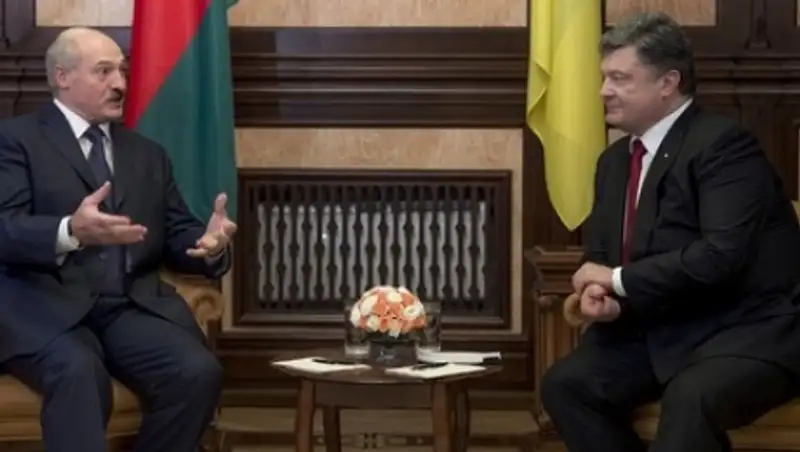 Порошенко предложил Белоруссии помощь в развитии отношений с ЕС