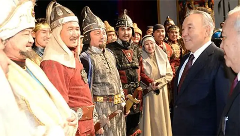 Драматургия должна описывать не только историю, но и современную жизнь – Назарбаев