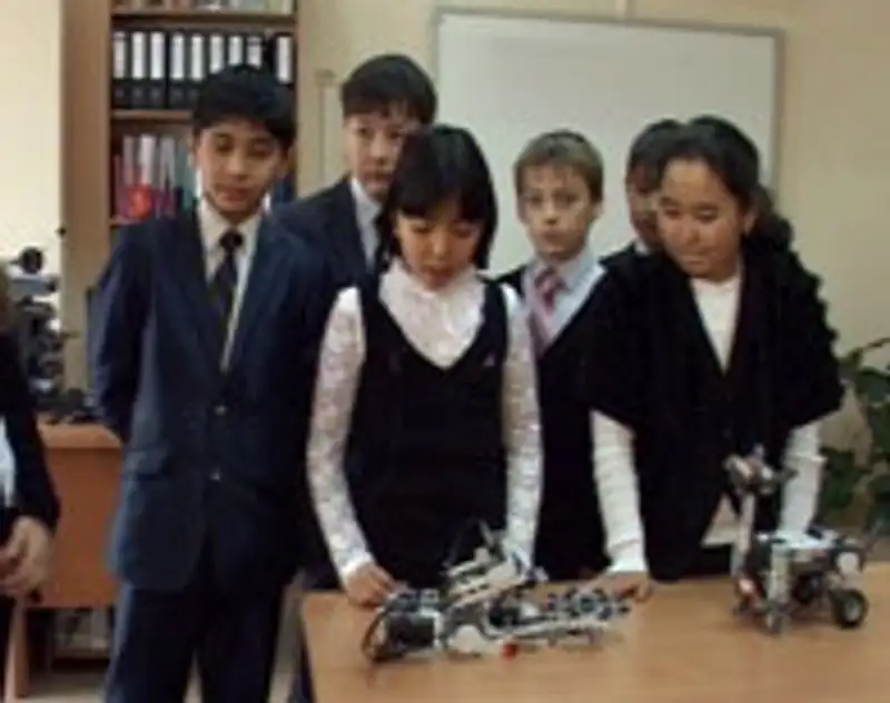 В Семее школьники изучают робототехнику, фото - Новости Zakon.kz от 12.12.2011 17:08