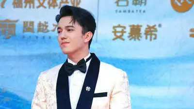 Невероятное шоу развернулось во время дуэта Димаша Кудайбергена и Тиа Рэй, фото - Новости Zakon.kz от 28.09.2023 16:25