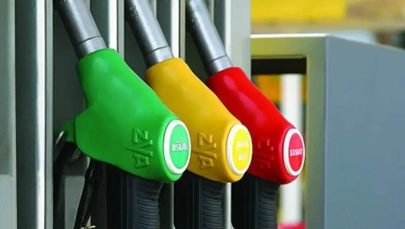 Ажиотажа на АЗС в Алматы в связи с повышением курса доллара не наблюдается