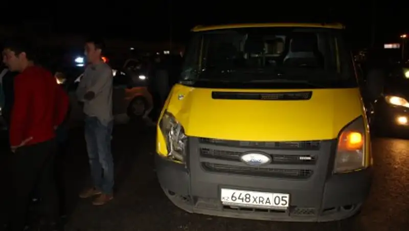 В Алматы на одном участке дороги сбили двоих пешеходов