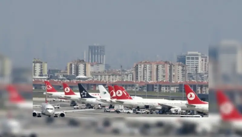 В аэропорту Стамбула обрушился потолок