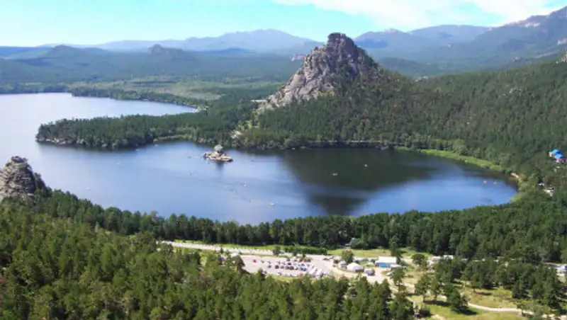 Казахстан вошел в топ-10 популярных стран для отдыха у россиян